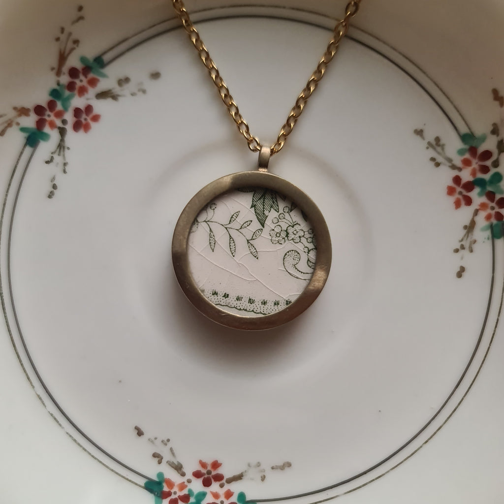 Fogliolina verde con fiori