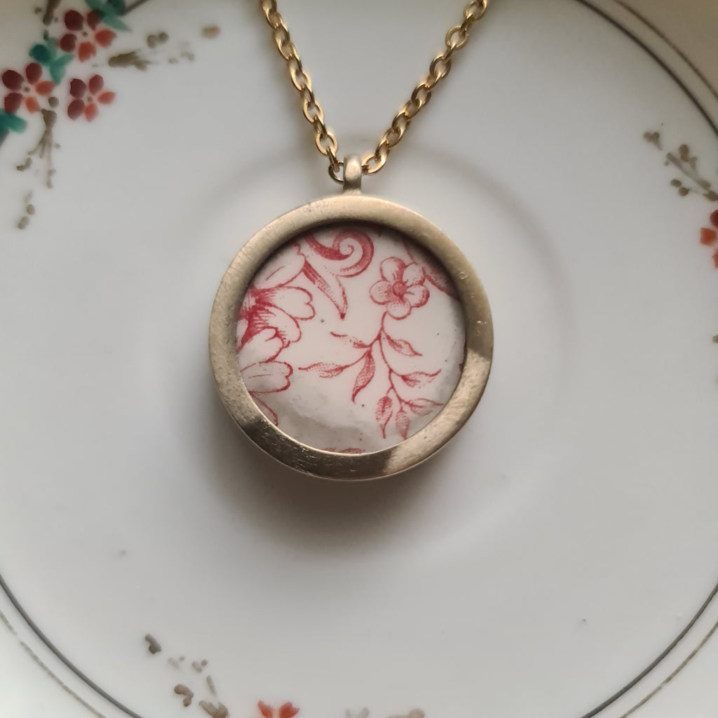 Fiori rossi e fragole