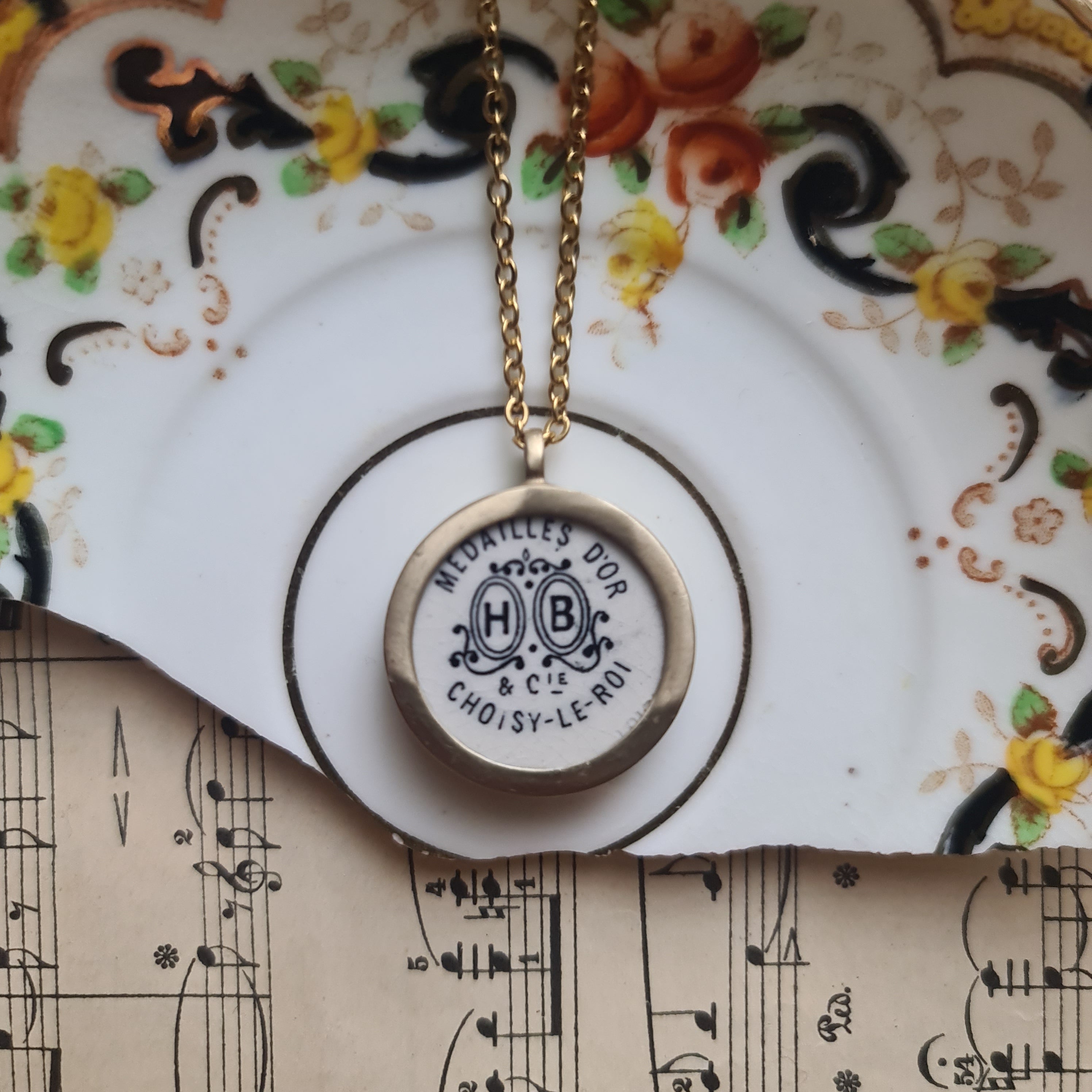 Collana piccola marchio nero