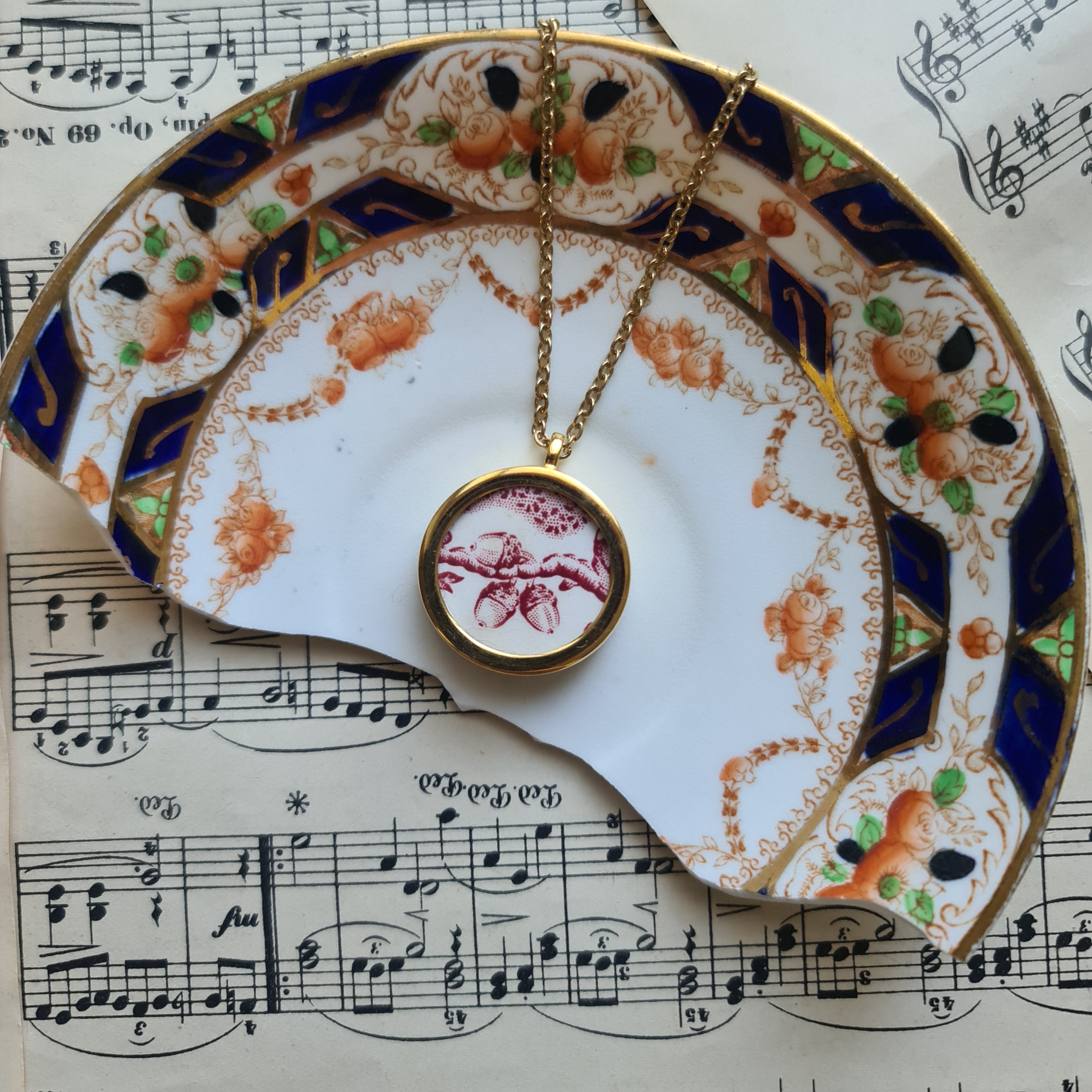 Collana piccola ghiande rosse