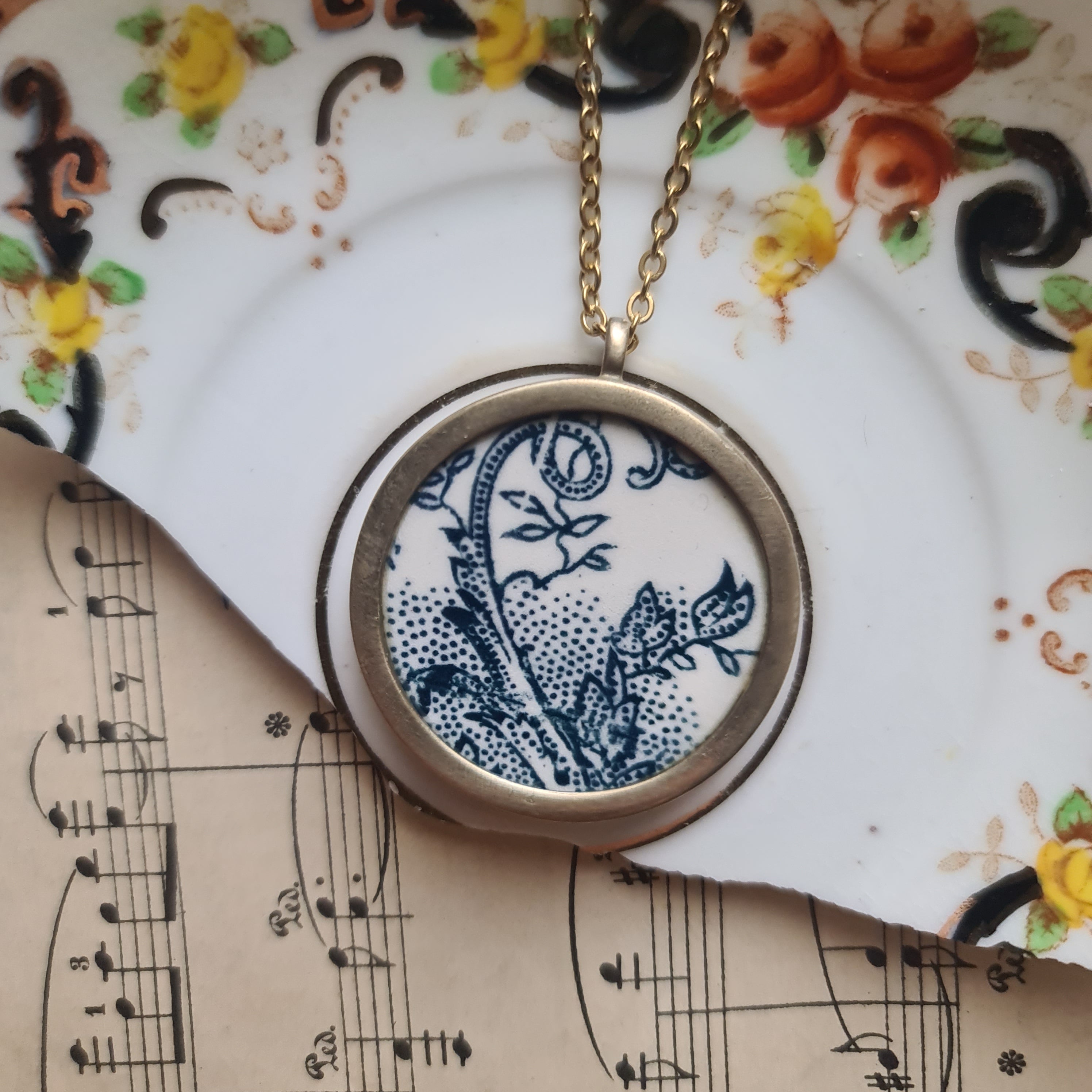 Collana media fregio blu