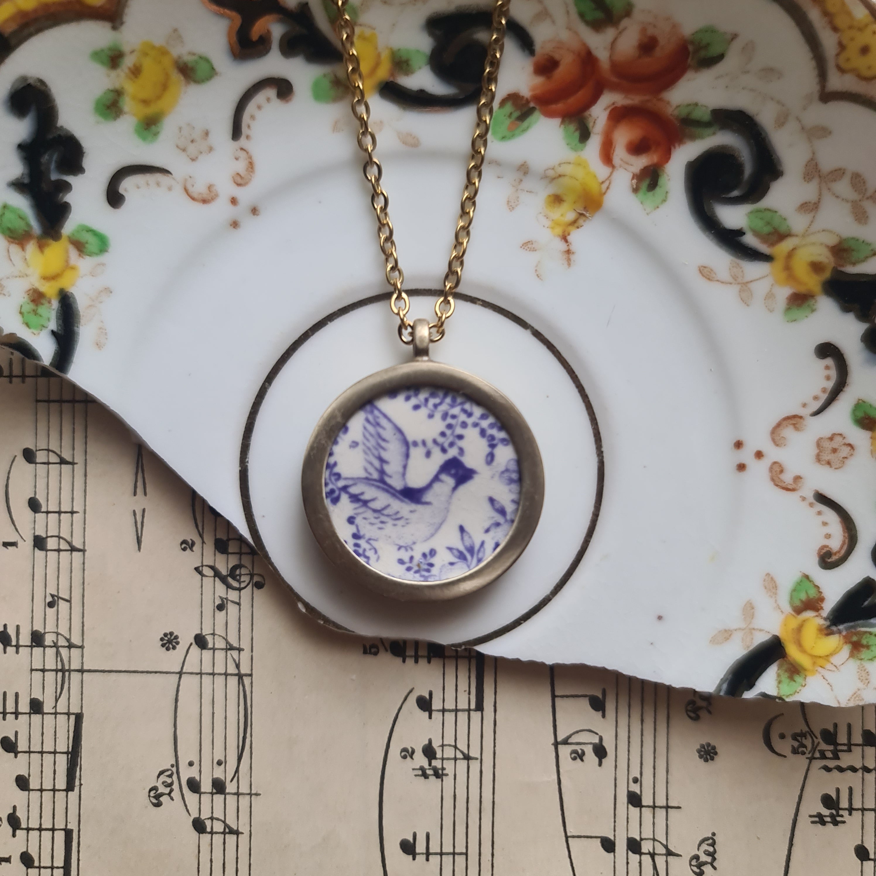 Collana piccola uccellino viola