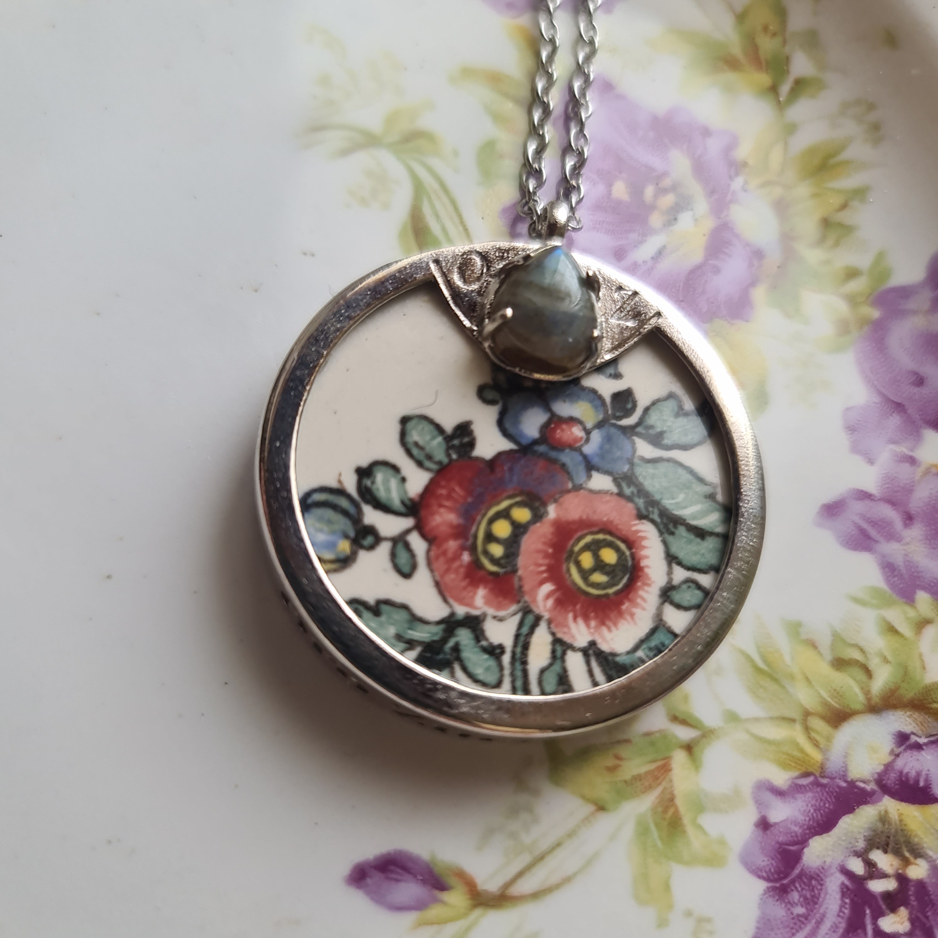 Collana preziosa con mix di fiori