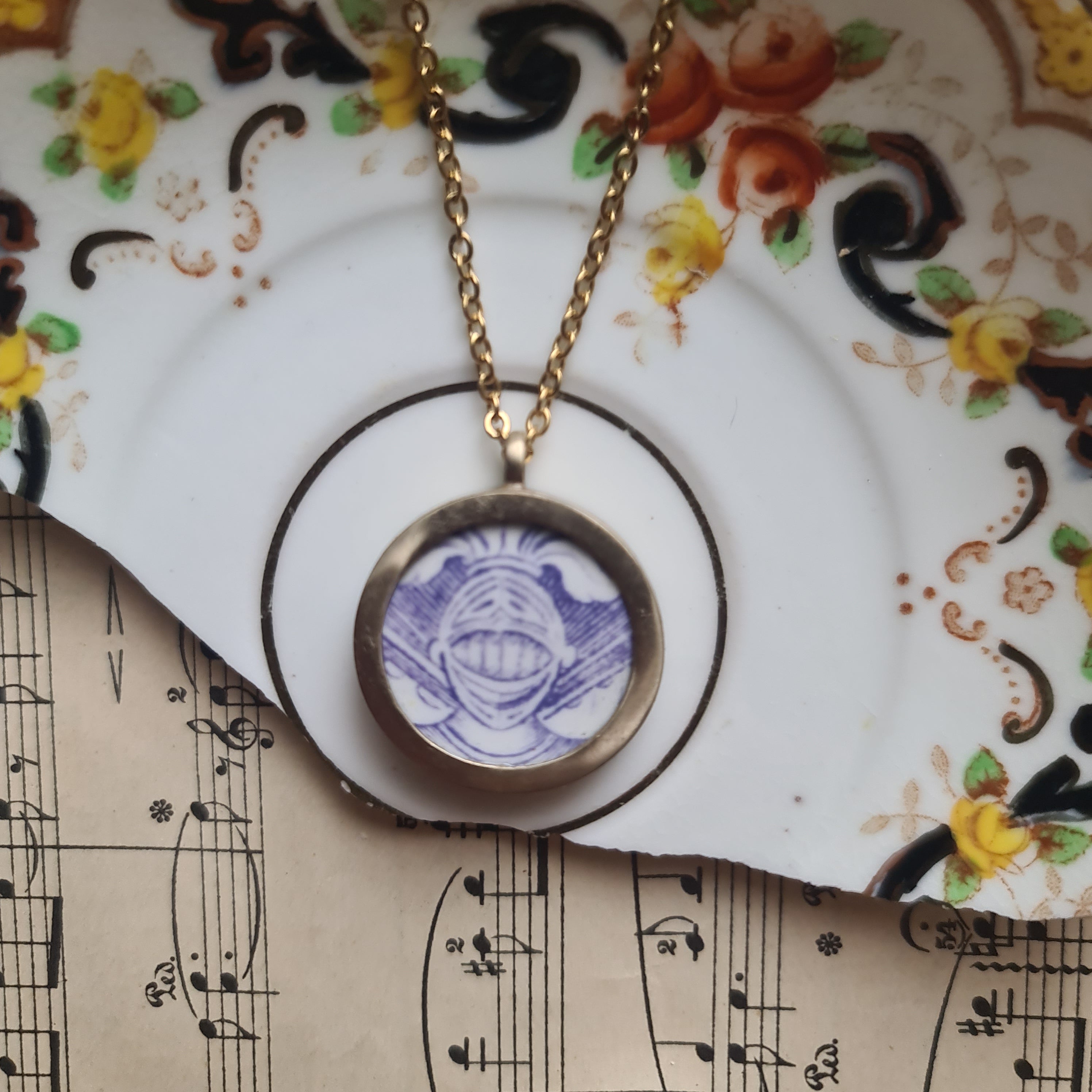 Collana piccola elmo Giovanna D'arco