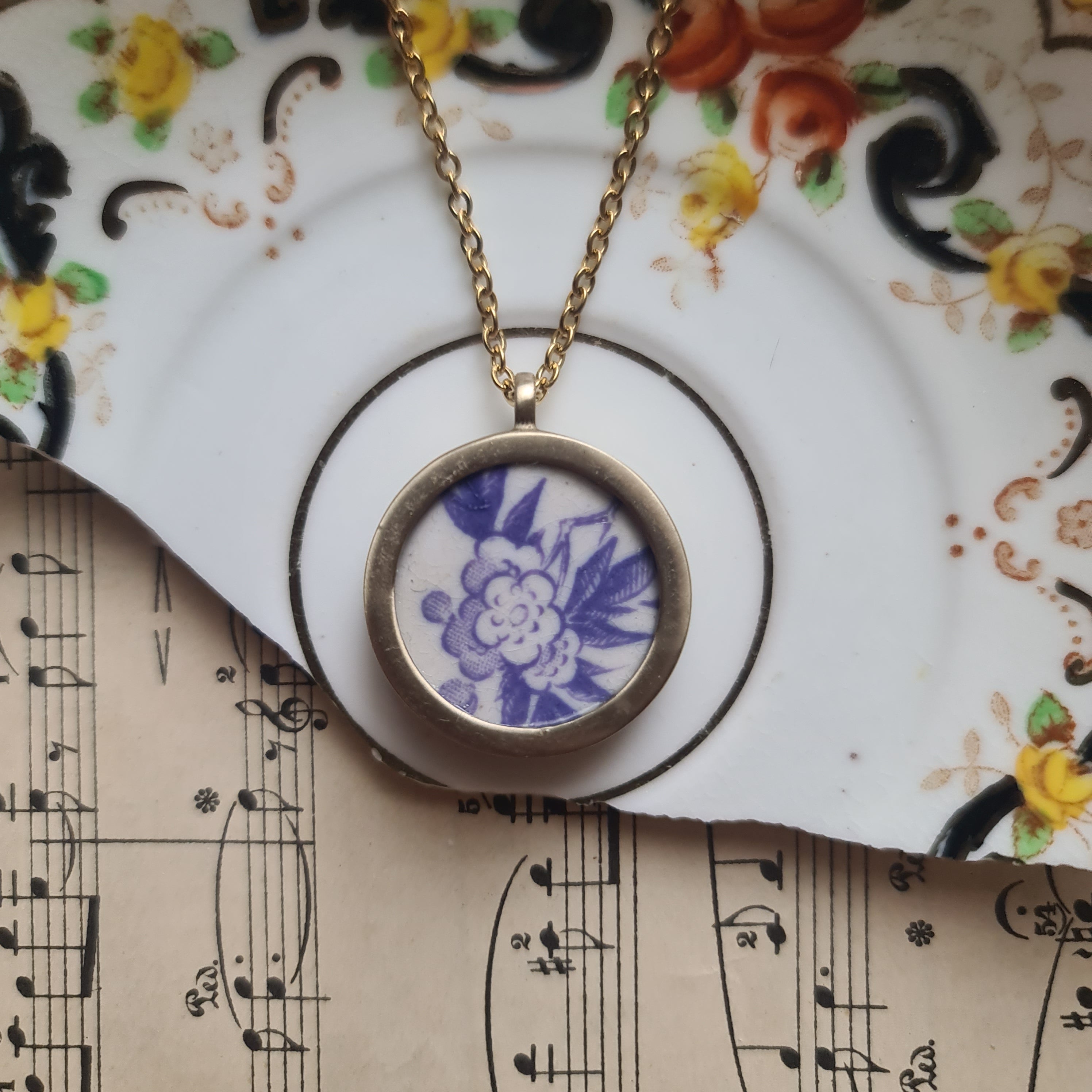 Collana piccola fiore viola