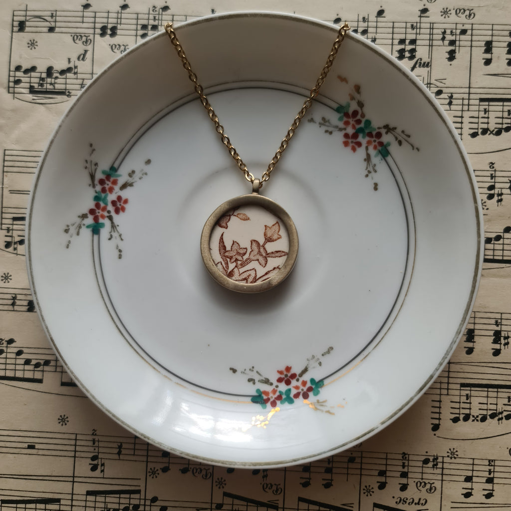 Fiore marrone francese