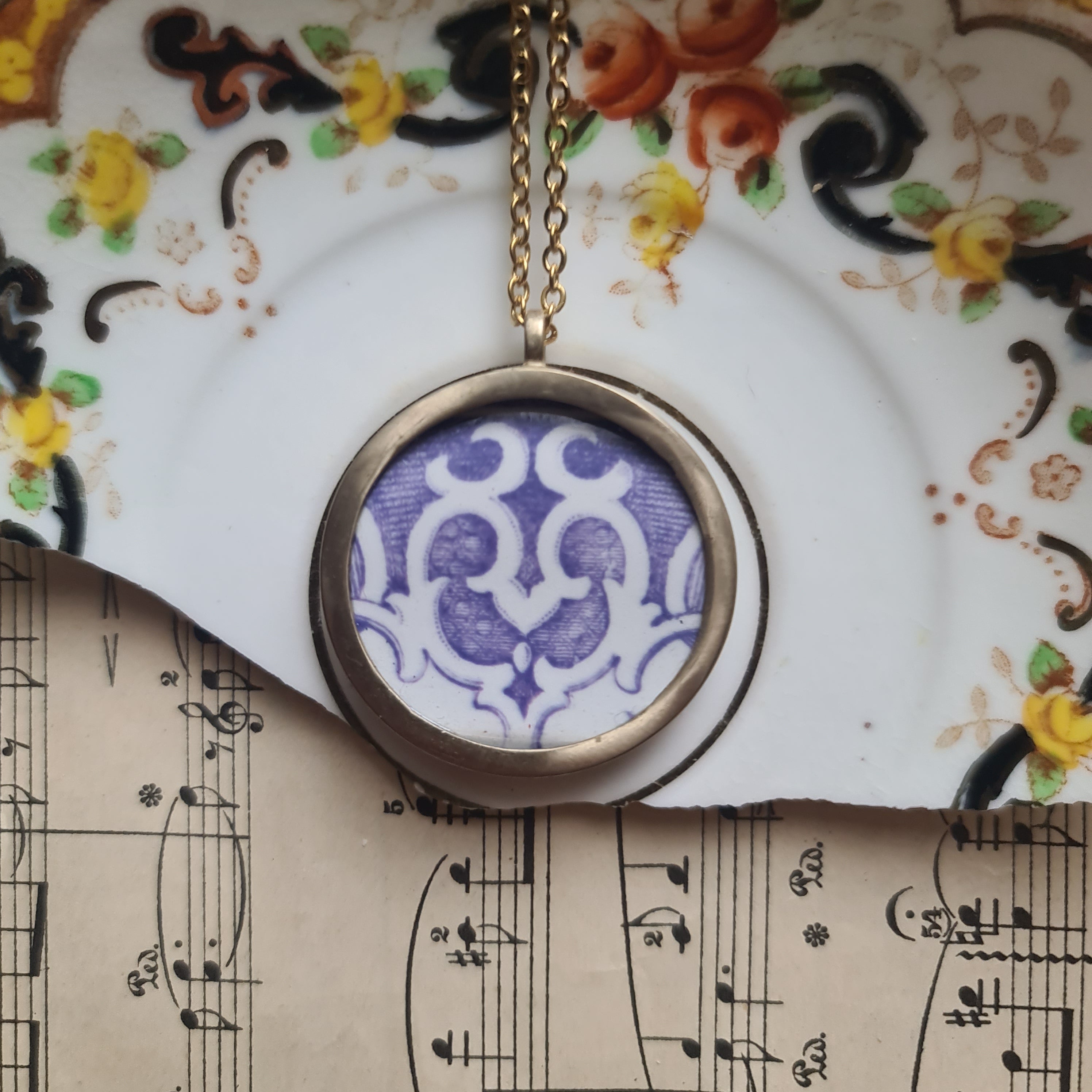 Collana media fregio violetto