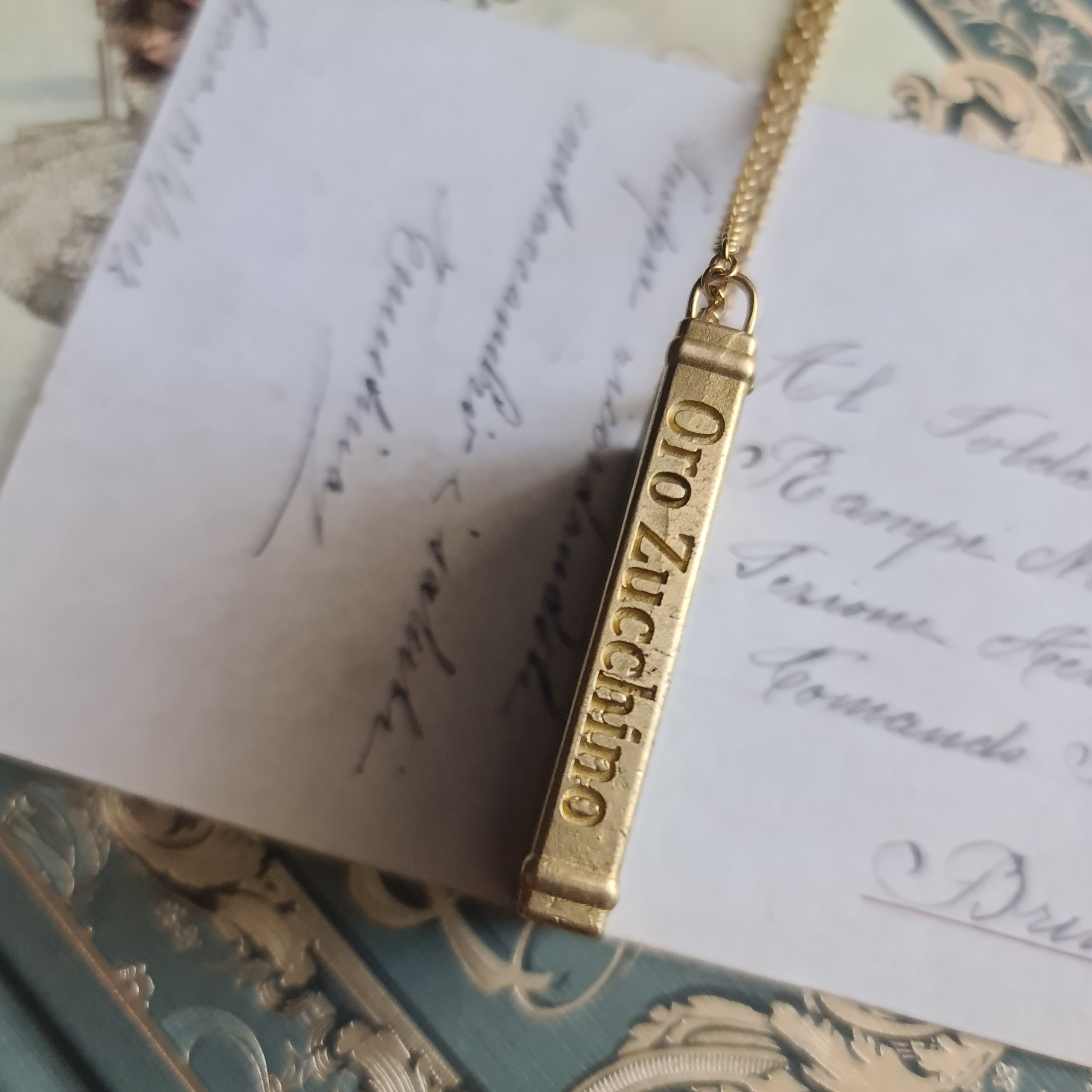 Libro "Voyages Extraordinaires, L'ile Mysterieuse"