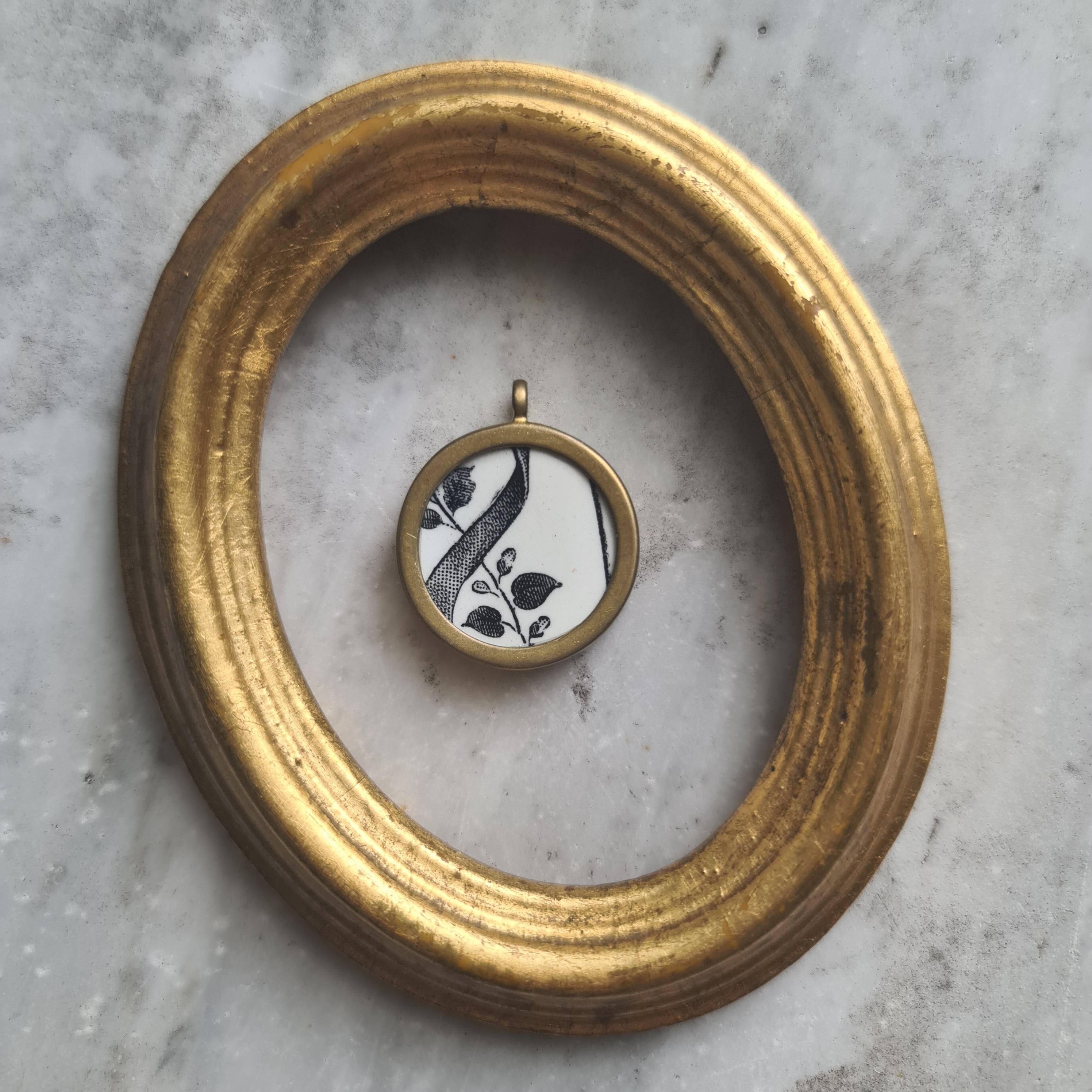 Collana piccola foglioline nere