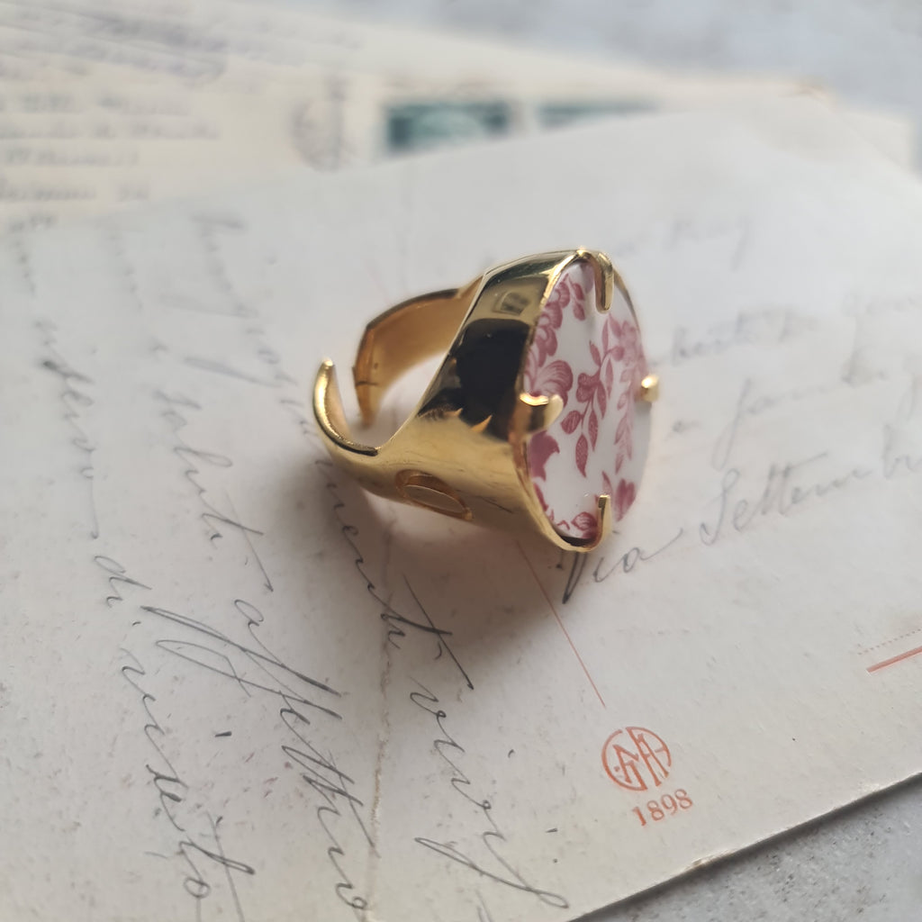 Anello con foglie rosse